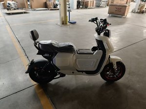 Scooter électrique à deux roues avec frein à disque double, moteur 60V 1000W, vitesse de 60 km/h, batterie au lithium - Product Image 3