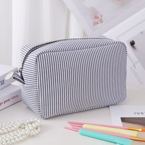 Bolsa de Maquillaje Portátil de Pana con Logotipo Personalizado al por Mayor, Bolsa de Almacenamiento para Brochas, Organizador de Belleza con Cierre, Bolsas de Cosméticos para Viaje - Product Image 6