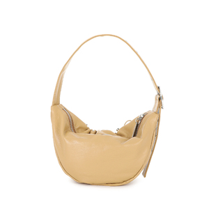 Sac à main YIEYIE Sasha en similicuir couleur thé au lait, design froissé, bandoulière réglable, fermeture éclair, marque originale, vente au détail - Product Image 4