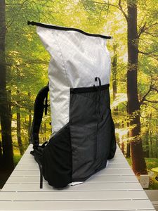 Zaino OEM 40-55L con Chiusura Roll Top per Escursionismo, Campeggio e Montagna, Impermeabile, Ecologico, Bianco - Product Image 2