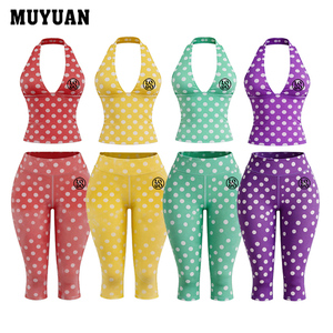 Ensemble deux pièces d'été pour femme, design de niche, comprenant un haut court moulant sans manches à col licou et un pantalon capri, logo personnalisable, OEM - Product Image 1