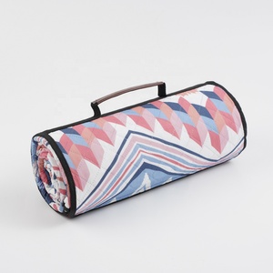 Ultrasonic Quilt Nylon Oxford Picnic Blanket Mat Waterproof Picnic Blanket Mat Washable Outdoor Down Camping Sleeping Bag