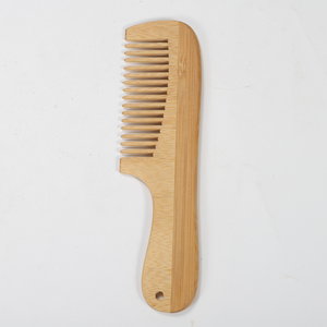 Peine de bambú de mango largo con dientes lisos <span class=keywords><strong>y</strong></span> orificio para colgar, para <span class=keywords><strong>masaje</strong></span> del cuero cabelludo, antiestático, para el cuidado del cabello, venta al por mayor - Product Image 1