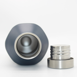 Bản Đồ 20 Oz Đôi Tường Thép Không Gỉ Chân Không Thân Thiện Với Môi Vuông Thể Thao Chai Nước Cách Nhiệt Phích Chai Nước Với Nắp - Product Image 5