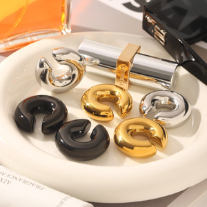 Luxury 18K Gold Plated Stainless Steel <strong>Earrings</strong> <strong>Women</strong> Western Style C Shape Ear Cuff <strong>Clip</strong> <strong>on</strong> Hoop High Sense Non Pierced Jewelry - Product Image 3