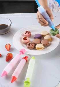 Kit de stylos de décoration de gâteaux, stylo alimentaire en silicone avec 4 motifs de pointes, stylos de décoration pour biscuits et pâtisseries - Product Image 3