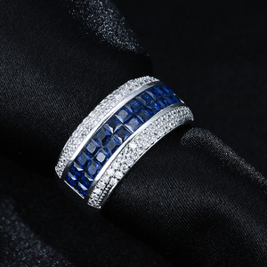 Anillo de circonita cuadrada con engaste invisible de colores arcoíris para mujer LGBT - Product Image 5