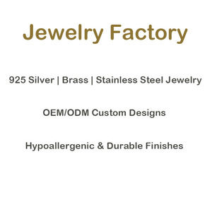 Collar Personalizado de Acero Inoxidable con Baño de Oro de 18K PVD, Cadena <span class=keywords><strong>Figaro</strong></span> y Dije en Forma de T para Mujer - Product Image 5