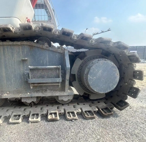 Grúa sobre orugas Zoomlion QUY80 de 80 toneladas usada, motor de caja de cambios de núcleo chino de 80t, altura máxima de elevación de 34m, 360 de alcance, precio barato de exportación - Product Image 3