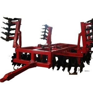 Arado de discos de 2 filas, rojo, para uso agrícola con tractor. - Product Image 3