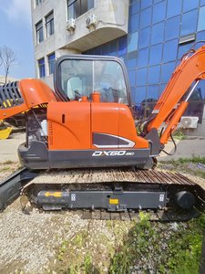 รถขุดตีนตะขาบ Doosan DX60-9C มือสอง สภาพดี ใช้งานได้ 6 ตัน รถขุดไฮดรอลิกขนาดเล็ก เครื่องยนต์เดิม มีสินค้าในสต็อก - Product Image 4