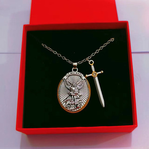 St. Michael con collana di spada religiosi uomini donne <span class=keywords><strong>argento</strong></span> tono metallo St Michael l'arcangelo ciondolo <span class=keywords><strong>collane</strong></span> amuleto - Product Image 3