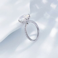 Anello di Lusso Artistico con Diamante Ovale Coltivato in Laboratorio, Placcato in Oro Bianco 18K, Gioiello Raffinato da Donna per Fidanzamento e Sposa