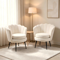 Fauteuil moderne de luxe haut de gamme en velours blanc à dossier en forme de pétale, avec pieds en métal doré, pour salon et salle d'attente, vente en gros