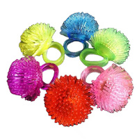 Bague lumineuse LED clignotante en forme de gelée, fourrure et picots, pour le Nouvel An, en TPR, cadeau fantaisie pour enfants et adultes