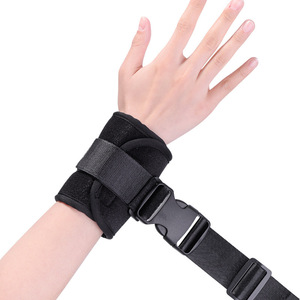 Cinturón de sujeción para muñeca, correa ajustable mejorada de color negro para soporte de articulaciones de manos - Product Image 1