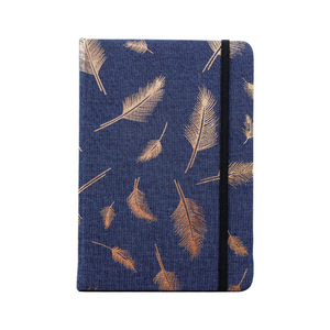 Venta al por mayor de fábrica creativa correa elástica dorada con plumas B6 Zhejiang cuaderno libro de ejercicios para estudiantes - Product Image 1