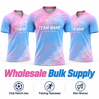 Maillot de football personnalisé OEM – Usine de fabrication de maillots de football par sublimation rose et bleu, col en V, pour club, match, entraînement, tenue d'équipe – Vente en gros pour hommes et femmes