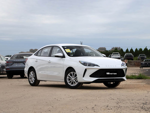 Nouvelle Offre Spéciale Roewe i5 2026 1.5L <span class=keywords><strong>Essence</strong></span> Aspirée Manuelle Berline Conduite à Gauche CarPlay Prise <span class=keywords><strong>de</strong></span> Climatisation Arrière - Product Image 3