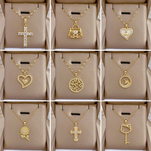 Collar de Lujo con Dije de Llave, Cruz, Luna y Flor con Circonitas y Diamantes en Acero Inoxidable Chapado en Oro de 18K para Mujer Joyería de Alta Calidad - Product Image 2