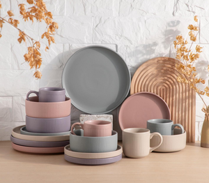 ชุดอาหารเย็นเซรามิกสีโมรันดีแบบปรับแต่งได้ พร้อมจาน ชาม และแก้วสโตนแวร์ทำมือ สำหรับขายส่ง - Product Image 2