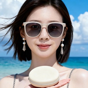 Foldable Polarized Sunglasses Full Rim Rectangle UV400 Unisex Beach Wear With Round <b>Case</b> - Product Image 4
