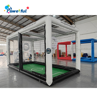 Structure gonflable de football aérien pour événements commerciaux, avec cadre de jeu et arène pour activités ou expositions