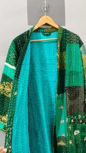 Bata de algodón verde para mujer, acolchada a mano en India, con retazos, manga larga, cuello en V, bordada, estilo loungewear, para primavera - Product Image 4