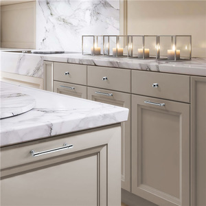 Tirador de cajón moderno de aleación de zinc en plata brillante para gabinetes de cocina, sala de estar, hospitales y apartamentos - Duradero y de fácil instalación - Product Image 6