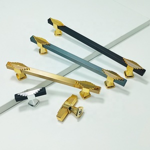 Zeitgenössischer einfacher Stil Gold+Schwarze Aluminiumlegierung + Kunststoff-Schublade-Griff Schränke Schuhschränke Kleiderschränke Möbel-Griff
