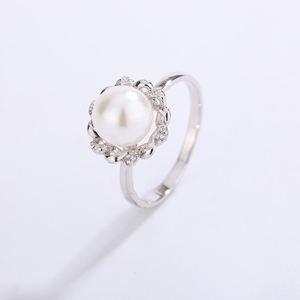 Bague en cuivre avec perle d'eau douce au design original - Bijoux de mode en gros pour femmes - Product Image 2