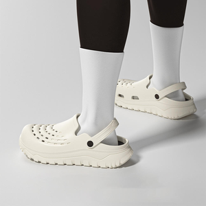 Zuecos de EVA Moldeados en una Sola Pieza para Hombre, Color Crema Blanco, Zapatos de Jardín Acolchados, Antideslizantes, Transpirables, Pantuflas de Trabajo para Interiores y Exteriores - Product Image 2