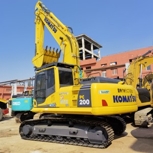รถขุดตีนตะขาบ Komatsu PC200-8 มือสองจากญี่ปุ่น คุณภาพสูง ขนาด 20 ตัน พร้อมบุ้งขุด สำหรับงานก่อสร้าง ขาย - Product Image 1