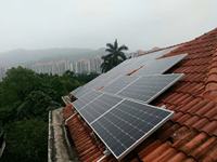 Support de montage de panneaux solaires photovoltaïques pour toiture en tuiles plates en acier, inclinable et réglable, système de fixation PV avec résistance au vent de 60 m/s, prix usine