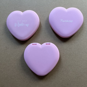 Xách tay bán buôn nhà máy biểu tượng tùy chỉnh màu sắc dễ thương nhựa ABS hình trái tim Túi gương - Product Image 5