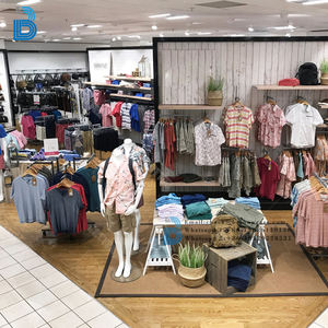 Design e Decorazione d'Interni per Negozi di Abbigliamento di Lusso in Stile Europeo, Vetrina Espositiva in Vetro con Cornice - Product Image 2