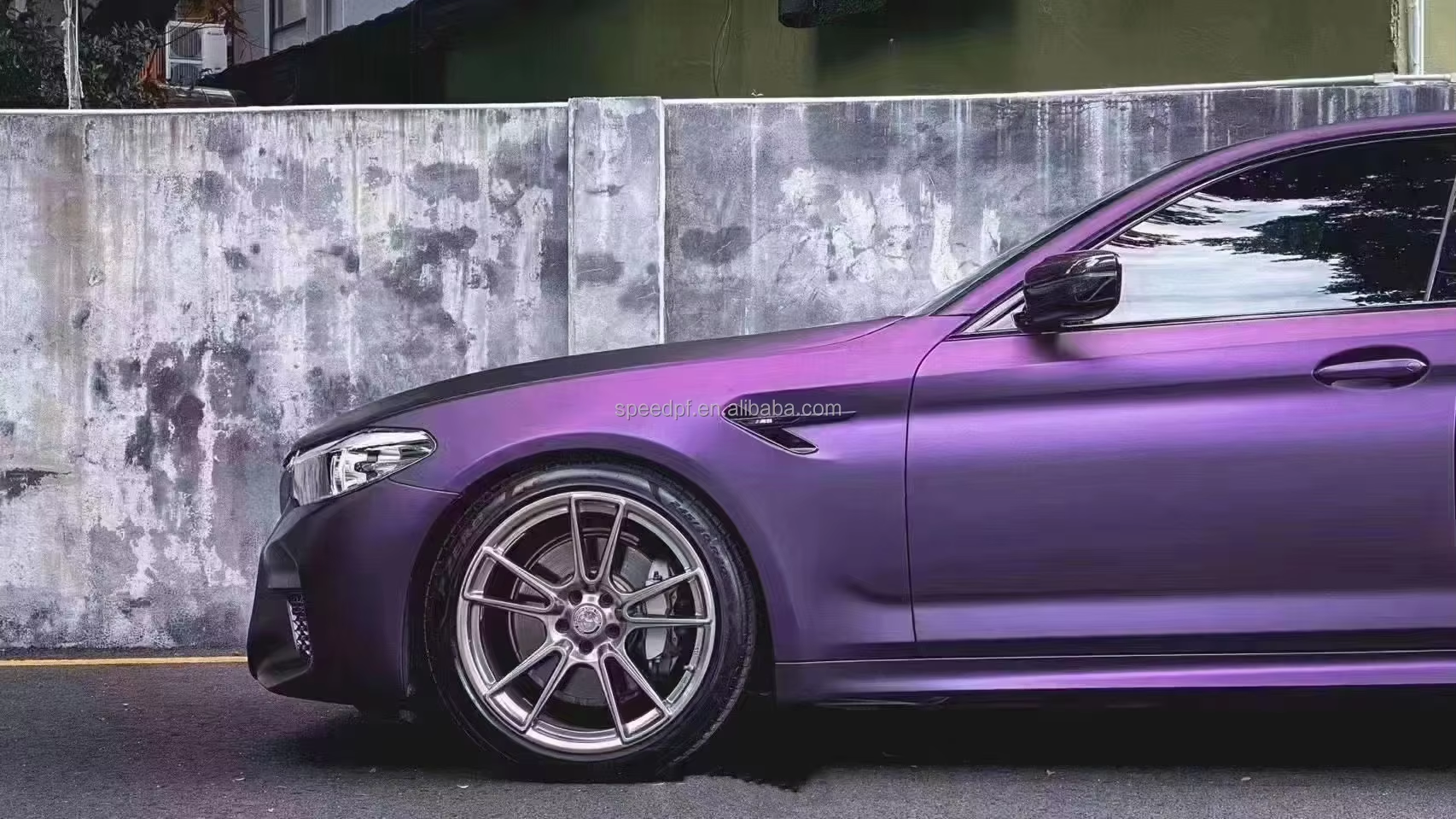 PET Ultimate plat noir à violet