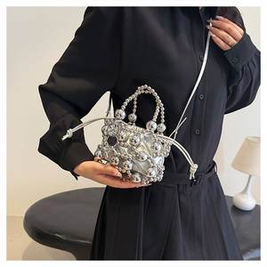 Bolso con cuentas de diseño de nicho, bolso tejido con cuentas de esqueleto exquisito a la moda, bolso cruzado de hombro para mujer con sentido Premium - Product Image 4