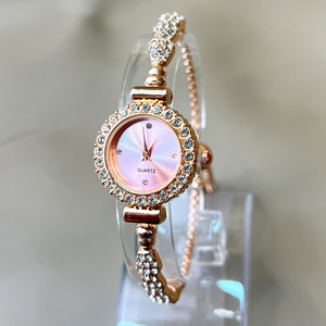 Nouvelle Arrivée 2026 : <span class=keywords><strong>Montre</strong></span> à Quartz pour <span class=keywords><strong>Femme</strong></span> avec Strass Colorés et Cadran <span class=keywords><strong>Fin</strong></span>, <span class=keywords><strong>Bracelet</strong></span> Ajustable à Positionnement Libre - Product Image 2