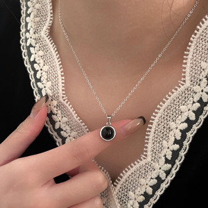 Collar Yinruitai con Colgante de Ágata Negra Circular en Plata de Ley S925 para Mujer, Cadena Elegante para Uso Diario - Product Image 1
