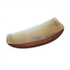 หวีเขาควายรูปไข่ งานฝีมือขัดเงาธรรมชาติ งานศิลปะที่ทนทาน ของสะสม - Product Image 1