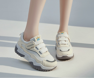 Zapatos de <span class=keywords><strong>mujer</strong></span>, zapatos blancos pequeños de suela gruesa, zapatos de papá informales para hombre pequeño en el interior - Product Image 4