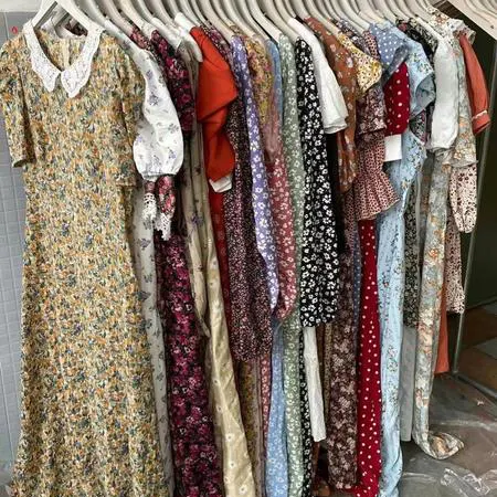 좋은 품질 사용 옷 여름 드레스 숙녀 여성 판매 사용 옷 베일 드레스 도매 사용 옷