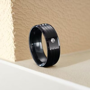 Mode 8mm Sculpture Rayures Étape Bord En Acier Inoxydable Anneaux Couple Classique Incrustation <span class=keywords><strong>Unique</strong></span> Rond Diamant De Mariage Anneaux Hommes - Product Image 5