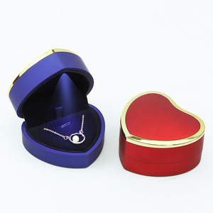 Nueva caja de anillo en forma de corazón con luz LED, <span class=keywords><strong>collar</strong></span> para propuesta de matrimonio, colgante, joyería y regalo de almacenamiento - Product Image 3