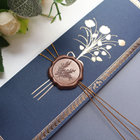Suite d'invitations de mariage personnalisées avec dorure à chaud, pochettes, sceau de cire, cordon doré et insert en acrylique pour la papeterie de cérémonie de mariage