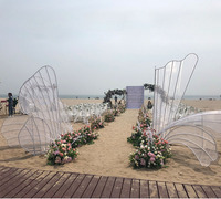 Nouvelles décorations de mariage fabriquées en Chine, grand toile de fond à pétales, ensemble de sept pièces en fer forgé et tulle pour intérieurs d'hôtels et présentations extérieures