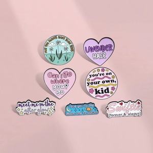 <span class=keywords><strong>เข็มกลัด</strong></span>งานฝีมือทำจากโลหะตามสั่ง<span class=keywords><strong>เข็มกลัด</strong></span>สัญลักษณ์ปกเสื้อของผู้ผลิตดีไซน์น่ารักแบบแข็งและนิ่ม<span class=keywords><strong>เข็มกลัด</strong></span>เคลือบรูปนางฟ้าออกแบบโลโก้ได้ตามต้องการ - Product Image 3