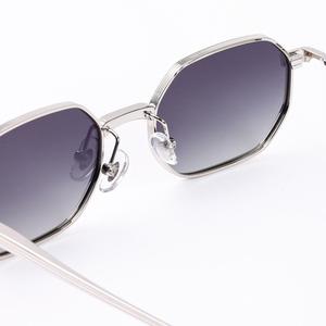 Gafas de Sol Clásicas Retro de Diseñador de Moda 3502, para Hombre y Mujer, con Logotipo Personalizado de Marca, Marco Metálico, Lentes de PC Polarizadas con Degradado - Product Image 6