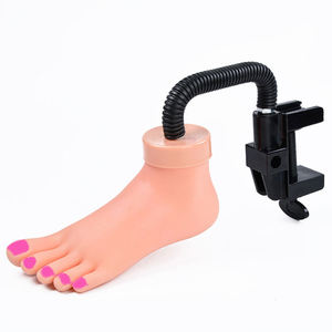Modèle <span class=keywords><strong>de</strong></span> main <span class=keywords><strong>de</strong></span> pratique <span class=keywords><strong>de</strong></span> manucure en silicone, modèle d'accessoires <span class=keywords><strong>de</strong></span> main prothétique <span class=keywords><strong>de</strong></span> pratique d'ongle assorti - Product Image 4